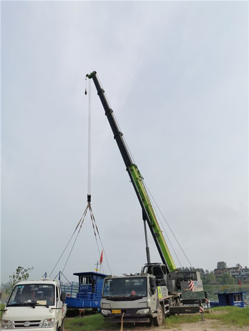 天桥区桥梁建设吊装案例